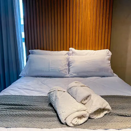Studio 250M Da Praia I Piscina No Rooftop Com Vista Deslumbrante I Ar-Condicionado I Wifi 100Mbps I Estacionamento I Portaria 24H Salvador Exterior photo
